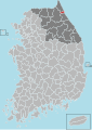 Sokcho (10 Distretti; Żona: 105.25 km 2 (40.64 sq mi); Popolazzjoni (Ottubru 2022): 82,781, Densità: 850/km 2 (2,200/sq mi); Djalett: Gangwon; Klima: cfa; Fit-18 ta’ Awwissu, 1955 , l-armata tal-Korea t'Isfel ħelsetha mill-Korea ta' Fuq.