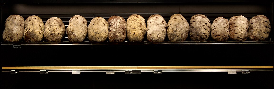 Bread shelf in Hamburg's harbor district