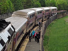 Outbound train at Auburndale 3.JPG