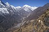 Tengi Ragi Rau desde el este, frente al Pico Sundur y el lugar Thamo en el valle de Bhotekoshi