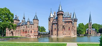 Le château de Haar (province d'Utrecht). (définition réelle 17 700 × 8 038)