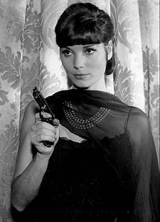 Elsa Martinelliová (1964)