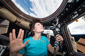 Samantha Cristoforetti dans la Cupola de l'ISS en 2015.