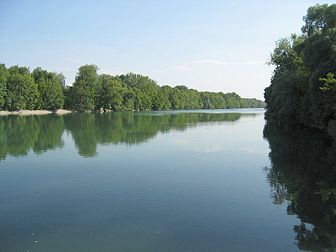 Le fleuve Isar, au nord de Munich (Allemagne). (définition réelle 800 × 600*)