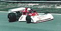 Brett Lunger ajaa TS19-mallinsa sisään Hawthorn's Bend -käännökseen Brands Hatchin moottoriradalla vuoden 1976 Britannian GP:ssä.