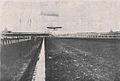 Aviador Alberto Acevedo aterrizando en la pista del Club Hípico en junio de 1912.