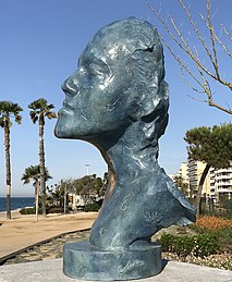 Obra en bronce ubicada en la playa "els pescadors" de Pineda de Mar (España)