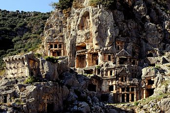 La nécropole de Myra, en Lycie. (définition réelle 3 203 × 2 134)