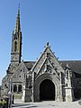 Saint-Nic : église Saint-Nicaise, clocher, ossuaire et porche sud.