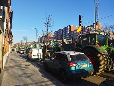 Tractores cortando el paso de la Calle de la Estación, Valladolid