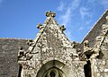 Église Saint-Envel de Loc-Envel ː détail de la façade sud-est.