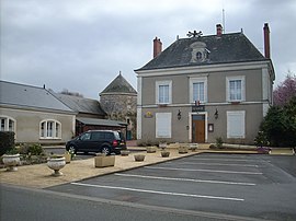 The town hall of Verneil-le-Chétif