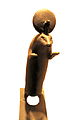 Statuja bronzi me urae dhe disk diellor, Dinastia Ptolemeike e Egjiptit