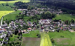 Letecký pohled na Ringenhain, místní část obce Steinigtwolmsdorf