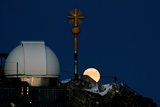 Mondaufgang am Gipfelkreuz