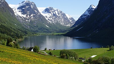 Valle de Myklebustdalen al este de Byrkjelo