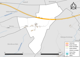 Carte en couleur présentant le réseau hydrographique de la commune