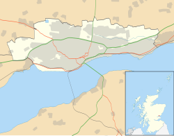 Mapa konturowa Dundee, blisko centrum u góry znajduje się punkt z opisem „Dundee”, po prawej znajduje się również punkt z opisem „Dundee United”