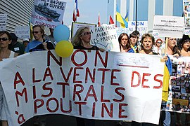 Manifestation No Mistrals For Putin Saint Nazaire 20140907 Volodymyr Tkachenko - 2.jpg