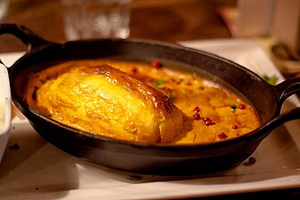 La quenelle de brochet avec sa sauce Nantua.