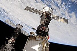 Soyuz TMA-19 atracada a la ISS