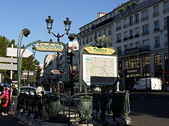 Station Pigalle P1050879.JPG