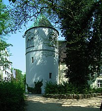 Ronde toren van de Burg, waarin het stadsmuseum is gehuisvest
