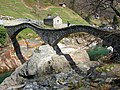 Lavertezzo in Valle Verzasca: Ponte dei Salti.