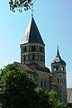 Der Glockenturm (links) und der Uhrenturm (rechts)