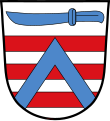 Gemeinde Julbach Unter silbernem Schildhaupt, darunter ein waagrechtes blaues Messer, fünfmal geteilt von Rot und Silber, überdeckt mit einem blauen Sparren.[1]