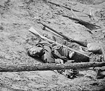 Dead confederate with gun.jpg