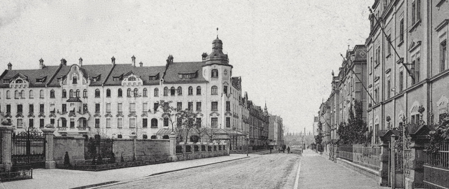 Luitpoldstraße (Ecke Friedenstraße). Prachtstraße zum Hauptbahnhof