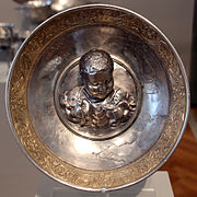Piatto in argento con Ercole bambino e i serpenti (Tesoro di Hildesheim)