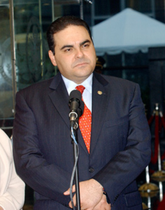 Sr. Elías Antonio Saca González 43.º (2004-2009) 9 de marzo de 1965 (59 años)