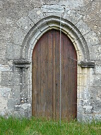 Le portail de l'église de Pissot.