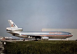 Az N110AA a tragédia előtt öt évvel a chicagói O'Hare nemzetközi repülőtéren, 1974 áprilisában