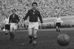 Nándor Hidegkuti et Ferenc Puskás, deux éléments majeurs de « l'équipe d'Or » de Hongrie, ici avec la sélection de Budapest en 1954.