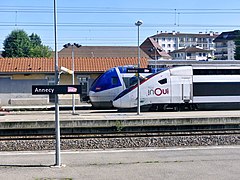 TER et TGV InOui au repos en gare.