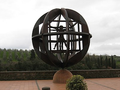La sculpture en bois de Mario Caroli.