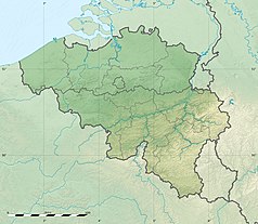 Mapa konturowa Belgii, blisko centrum na lewo znajduje się punkt z opisem „miejsce bitwy”