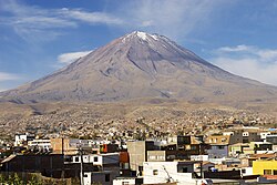 Arequipa e il vulcano el Misti sullo sfondo