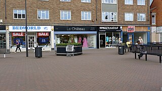 Shops in Elizabeth Square, Bletchley - geograph.org.uk - 1529969.jpg