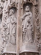Saint Thomas (avec la lance de son martyre) et saint Pierre (avec la clef)