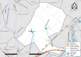 Carte en couleur présentant le réseau hydrographique de la commune