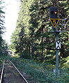 Signal Ks 2 (Halt erwarten) an reinem Vorsignal mit Ne 2 und festem Zs 3v (nur gültig in Verbindung mit Ks 1) an der Strecke von Bad Schandau vor dem Bahnhof Neukirch (Lausitz) West