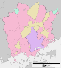Mapa konturowa prefektury Okayama, na dole po lewej znajduje się punkt z opisem „Asakuchi”