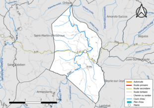 Carte en couleur présentant le réseau hydrographique de la commune