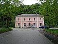 Façade avant de la gare.