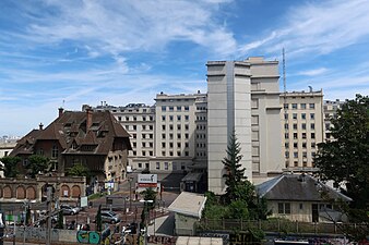 Hôpital Foch, créé dans l'entre-deux-guerres.