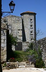 The heptagonal tower in Larroque-Engalin